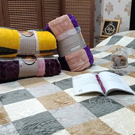 تصویر 3 از پتو دونفره مخملی طرح دار ژله ای